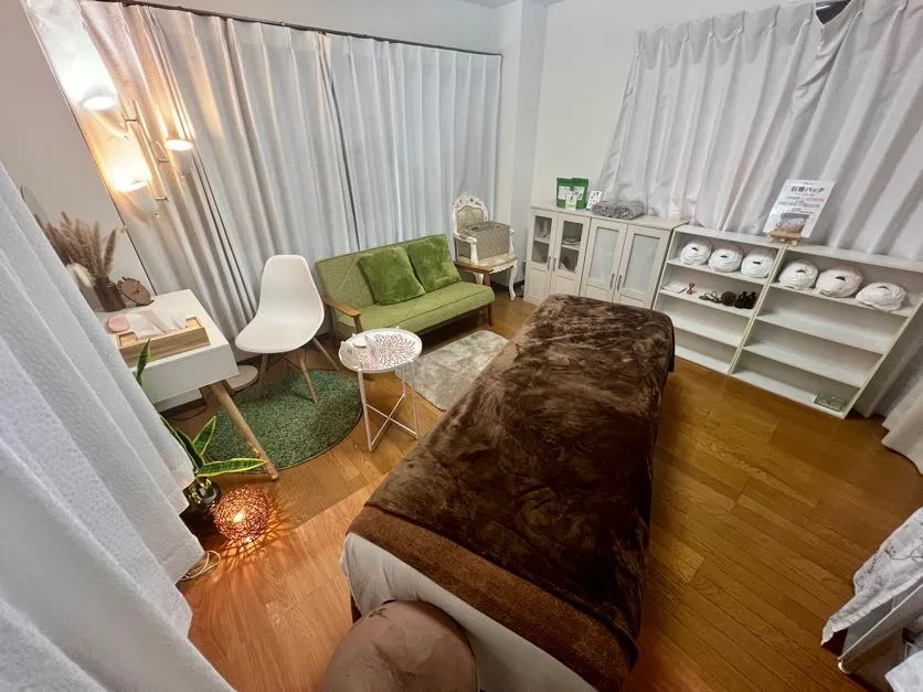 シェービングと頭とお顔ほぐし Hana 花