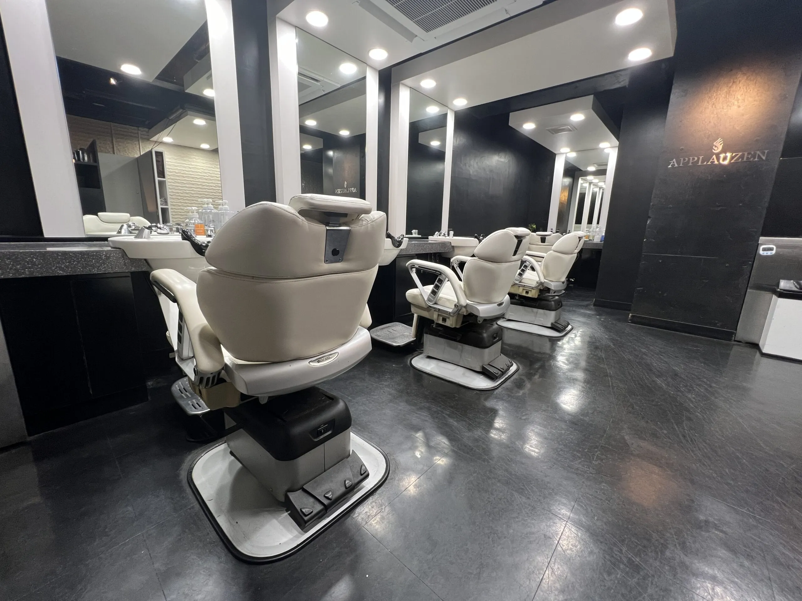 ヘアーサロン＆メンズ脱毛 APPLAUZEN