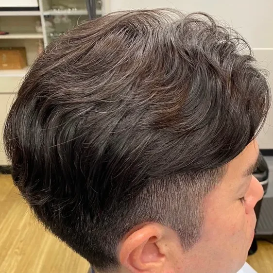 デザインカット＋白髪グレイ染めinマニキュア＋シェービング＋眉カット