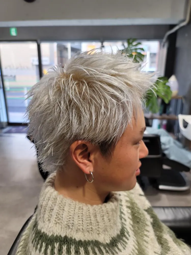 カット+ブリーチカラー　