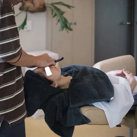 【お顔のレディースシェービング】＋【うなじシェービング】