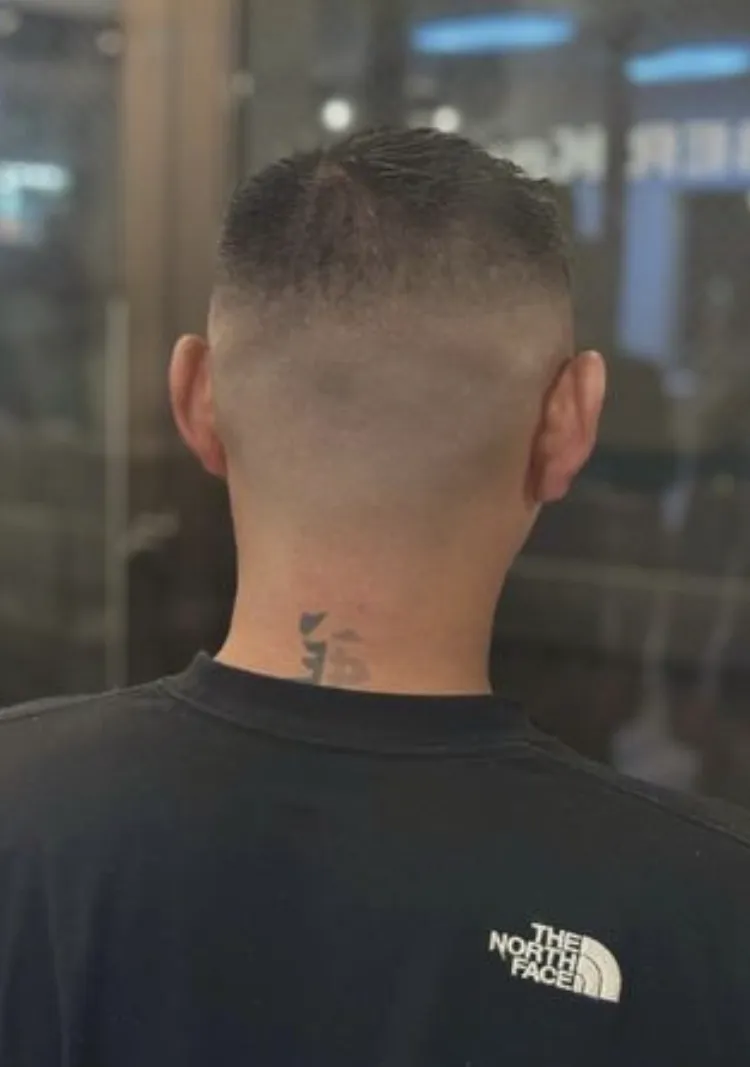 フェードカットコース（フェードカット、シャンプー、マッサージ、シェービング）