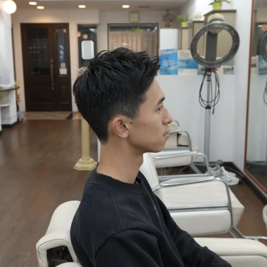 カット、アイロンパーマ、シェービング　