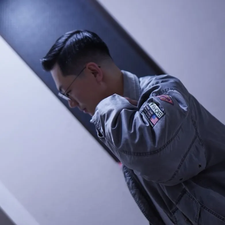 カットコース   (カット、襟足剃り、顔剃り、顔の角質取り、耳産毛剃り、首剃り、保湿、シャンプー、肩マッサージ、セット)+筋膜リリースヘッドスパ　